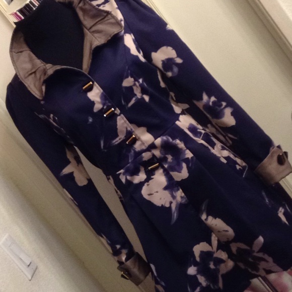 Lanyue Jackets & Blazers - Lanyue XL, EUC , dk blue/ gray printed light coat